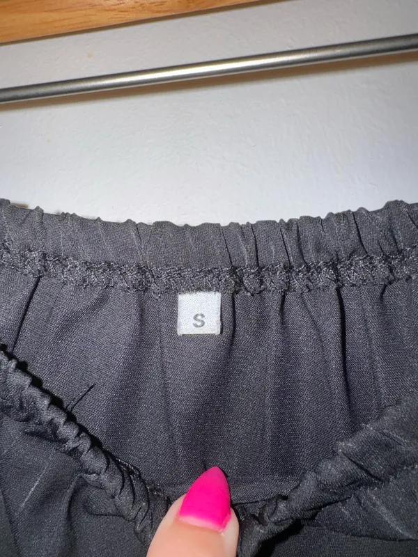 Lace black skirt - Image 2