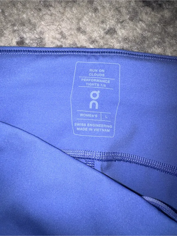 On Cloud OQ Running Running Blue Performance Leggings - Image 3