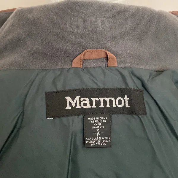 Marmot Brown lightweight rain Jacket with Fitted Silhouette - Image 11