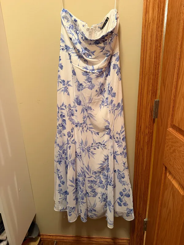 Abercrombie Strapless Floral Dress - Image 3