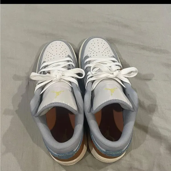 Nike Gray and Blue Athletic Shoes with Classic Design - Image 5