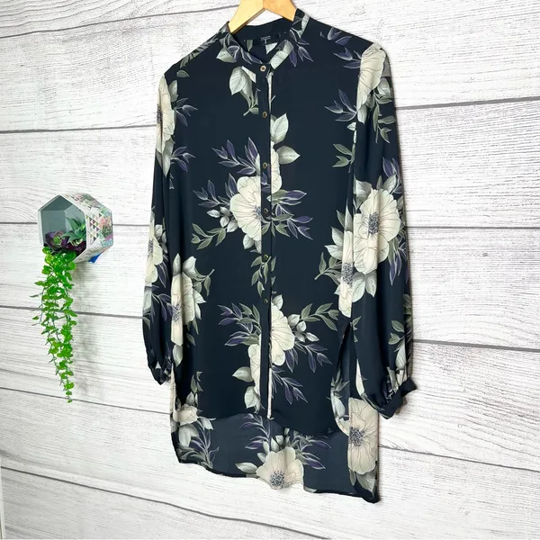 Tahari Black Floral Long High Low Shirttail Hem Button-Up Blouse Top Size Medium - Image 2