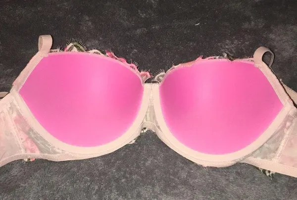 Pink Victoria secret bra - Image 4