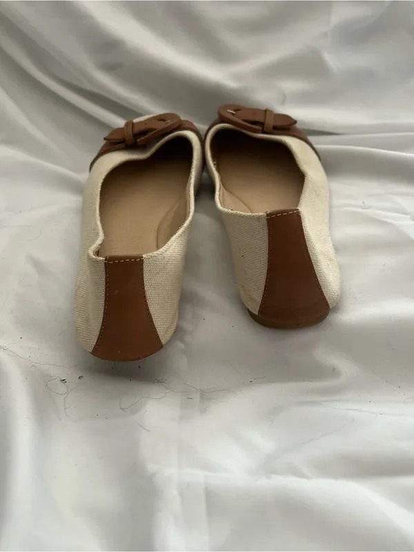 Kelly & Katie Cream Canvas Ballet Flats with Tan Buckle Size 8 1/2 - Image 9