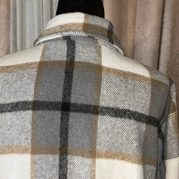 Size M Mid Length Flannel Pocketed Button Down Jacket Tan Size M - Image 12