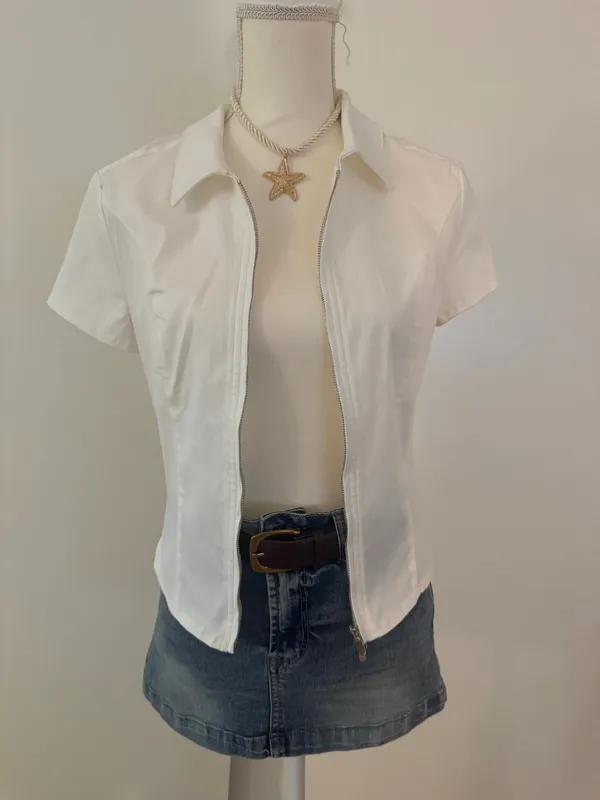 White Zip-Up Urban Outfitters - Image 2