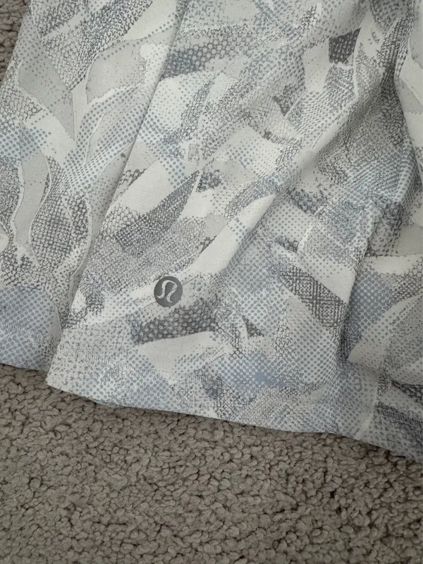 Lululemon White Pattern Tennis Grey Pleated Skirt - Image 2