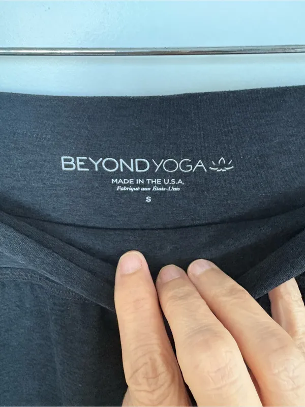 Beyond Yoga Black Skort High Rise Built In Shorts size small - Image 3