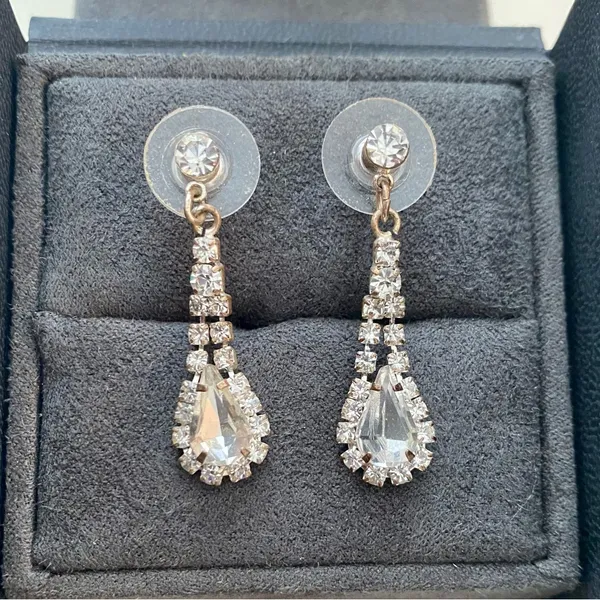 Beautiful Rhinestone Drop Earrings - Image 2