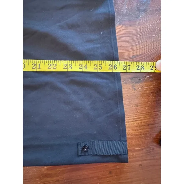 Lululemon women's black stretchy oversized scarf EUC - Image 3