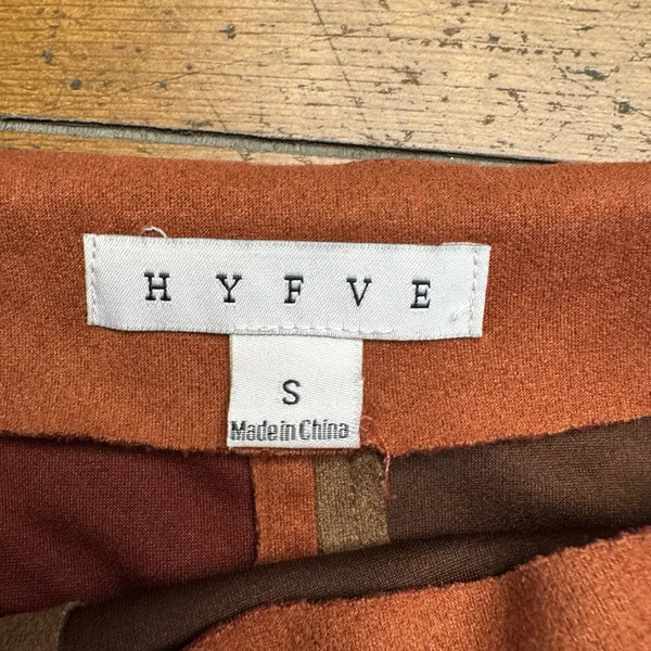 HYFVE Women's Faux Suede Mini Skirt Size Small‎ - Image 2