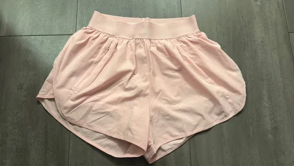 alo pink shorts - Image 3
