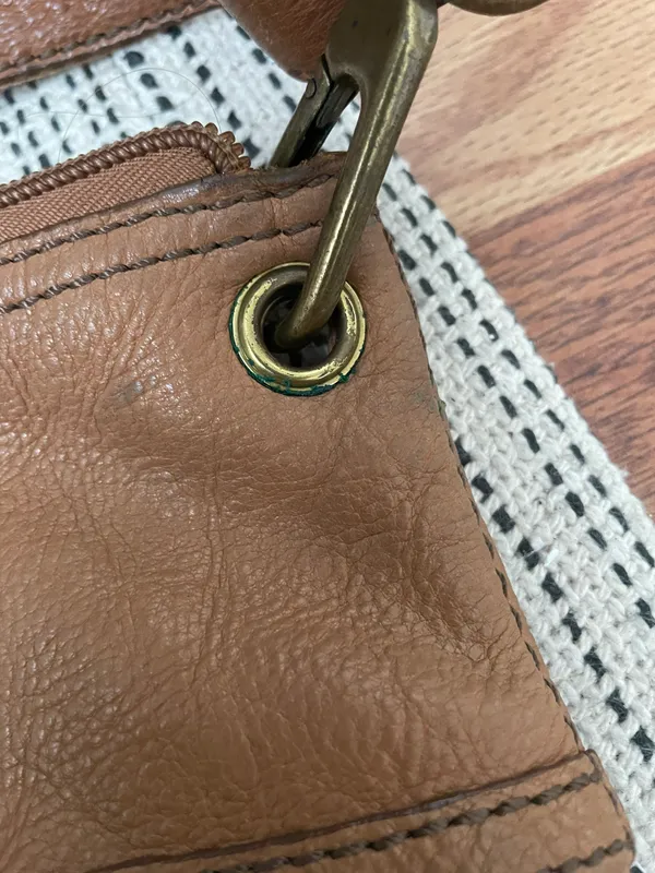 Fossil Crossbody Leather Purse - Image 7