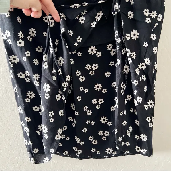 Hollister Black & White Floral High-Rise Cinched Midi Skirt - Image 4