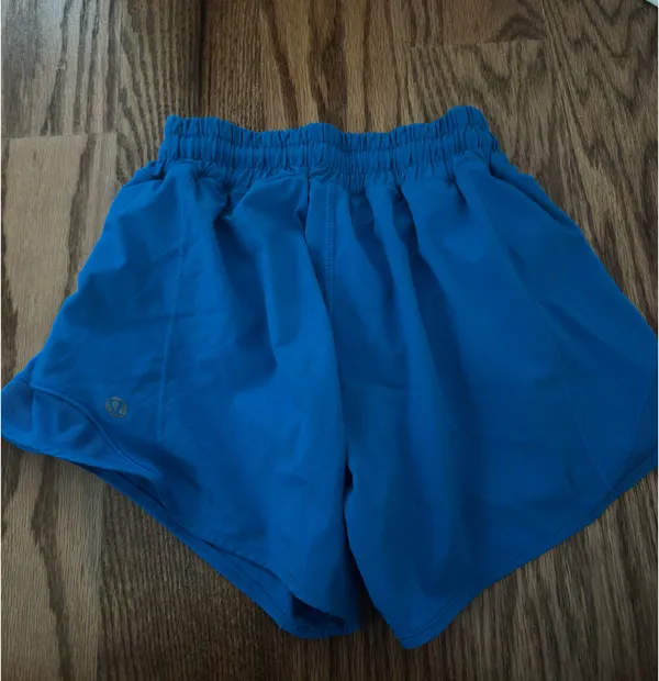 Lululemon Shorts Low-Rise 4" - Image 2