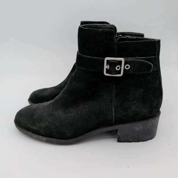 Cole Haan Black Suede Waterproof Ankle Boots G14 D42388‎ Womens 6.5B Lug Sole - Image 2