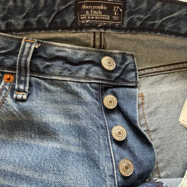 Abercrombie & Fitch‎ Ames Slim Boyfriend Jeans Distressed Grunge Size 27/4 - Image 6
