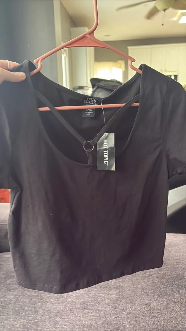 Hot Topic Black crop top - Image 3
