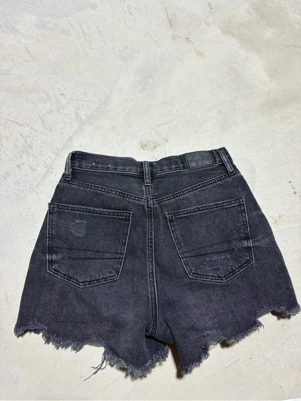American Eagle Women's 90s boyfriend Black Distressed Denim Shorts 00 - Image 6