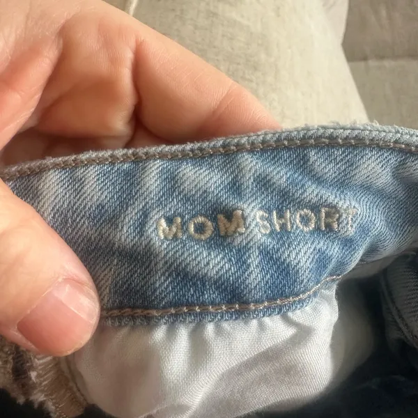 Women’s American Eagle mom Jean shorts 2 - Image 4