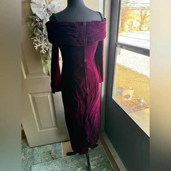 Vintage Rampage purple velvet off the shoulder maxi column dress, size 7/8 - Image 5