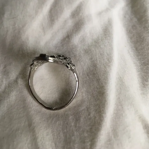 Silver colored ring - Image 3