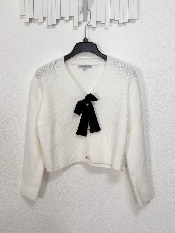 Miss Sparkling White Cropped Cardigan with Removable Black Velvet Bow Pin - Image 2