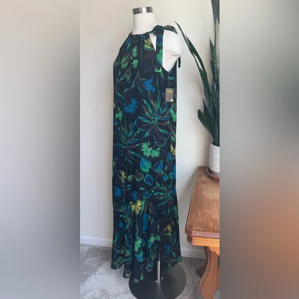 Taylor‎ Women’s Size 8 Black Floral Maxi Dress Halter flowy 8749M - Image 3