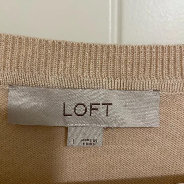 LOFT women’s tan pink Weekend thin knit‎ crewneck long sleeve sweater large - Image 4