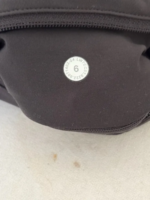 Lululemon Speed Up Mid-Rise Lined Short 4", Diamond Dye Pitch Grey - Image 4