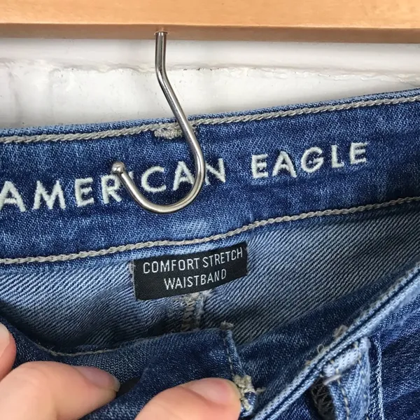 American Eagle High Rise Distressed Mom Jean Size 2 - Image 9