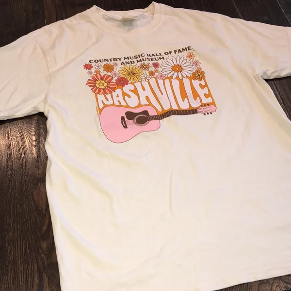 Country music Hall of Fame and Museum Nashville graphic T-shirt size large - Image 5