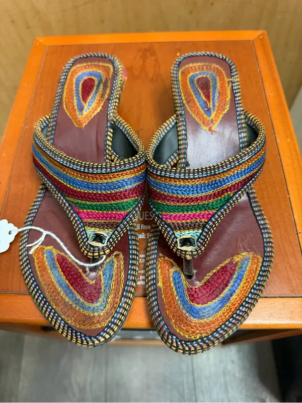 Boho Multicolor Woven Thong Sandals Embellished Low Heel Size : 9 - Image 2
