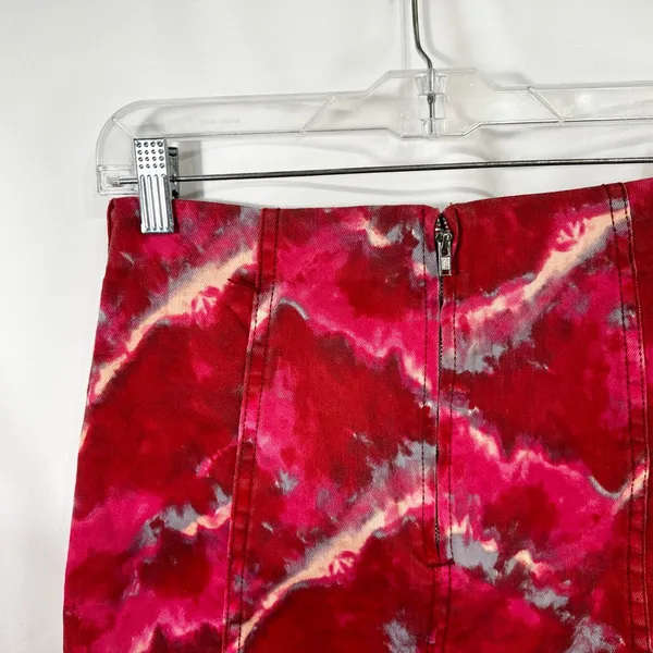 Free People Size 8 Mini Skirt‎ Denim Red Tie Dye Modern Femme Flamingo Flame 335 - Image 8