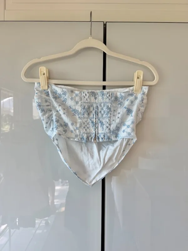 Reformation Dillon Blue and White Top Size XS/0 (Runs Large) - Like New - Image 5