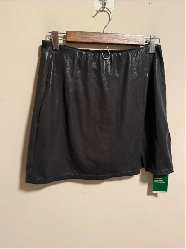 NWT Halara Softlyzero™ Faux Leather High Waisted Split Hem Skort- Size Medium - Image 4