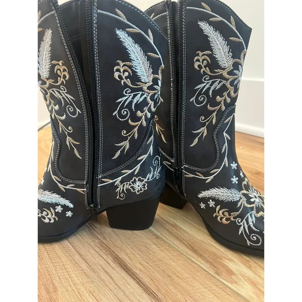 Anjou Femme Black Embroidered Western Cowboy Boots Floral Boho Wm 8.5/ Size 39 - Image 5