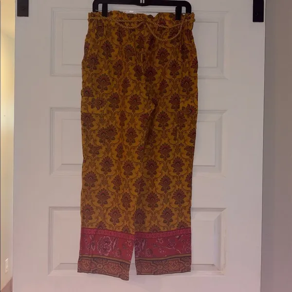 Sundance Vibrant Reef Cargo Capri Pants - Image 7