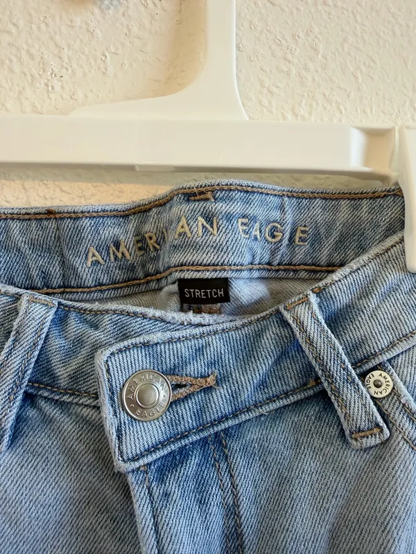 American Eagle Highest Rise Mom Jeans - Image 5