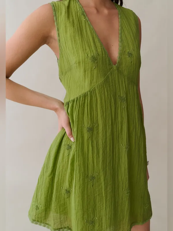 NWT few moda Stefania Dress size XS green embroidered mini Kourt - Image 2