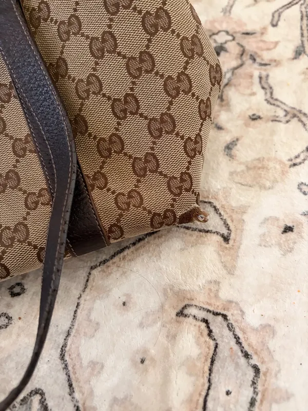 Gucci Shoulder Bag - Image 6