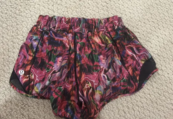 Lululemon Hotty Hot 2.5" - Image 2