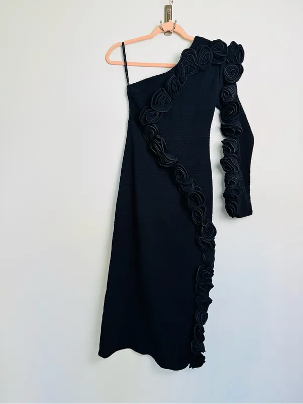 NWT FARM Rio Black One-Shoulder Midi Dress with Rosette Trim Small - Image 5