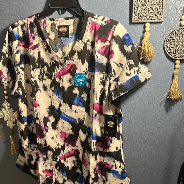 Dickies Multicolor Abstract Scrub Top Sz Large. NWT - Image 12