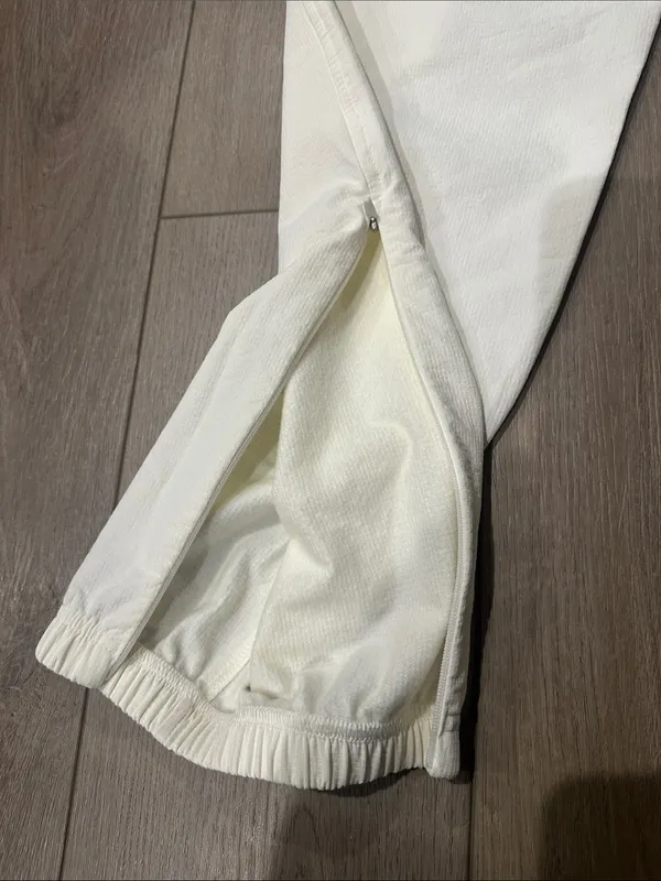Wilson textured white cream joggers with zippers‎ on ankle size medium - Image 6