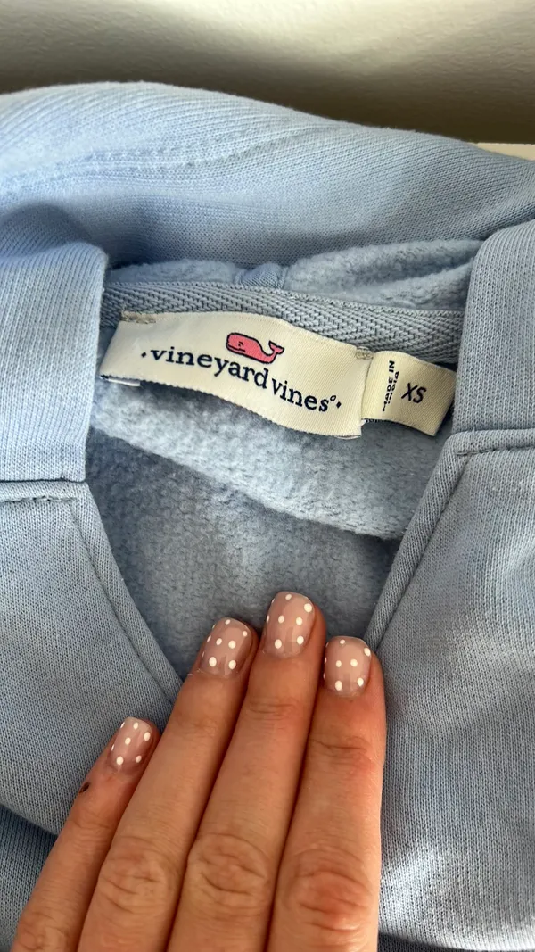 Vineyard Vines Hoodie - Image 6