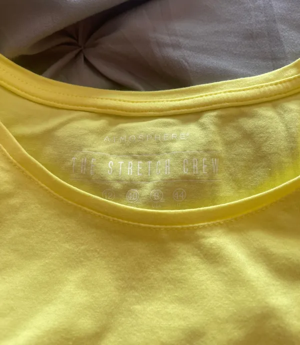 Yellow Tshirt Size 8 - Image 2