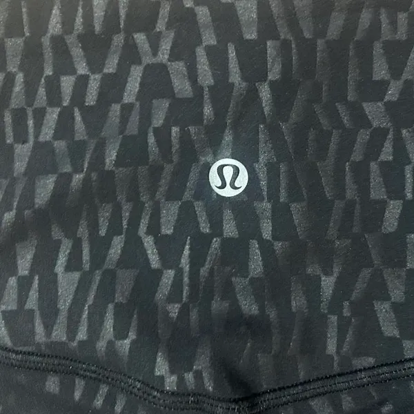 Lululemon Leggings Black Patterned 4 - Image 2