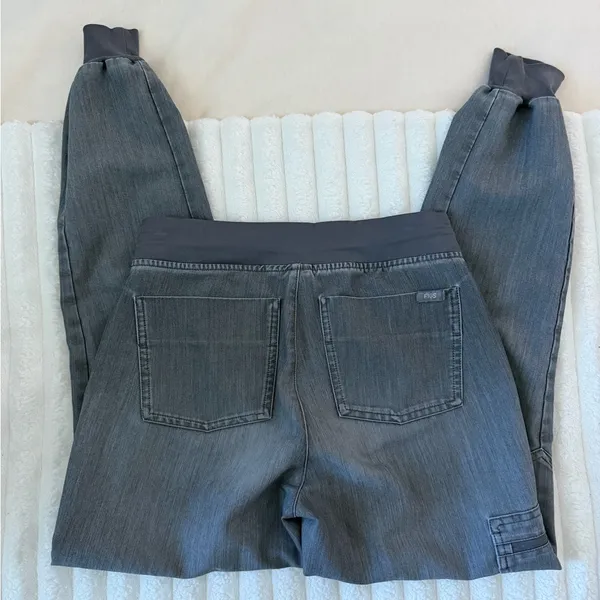 FIGS Heather Gray Technical Joggers - Image 6