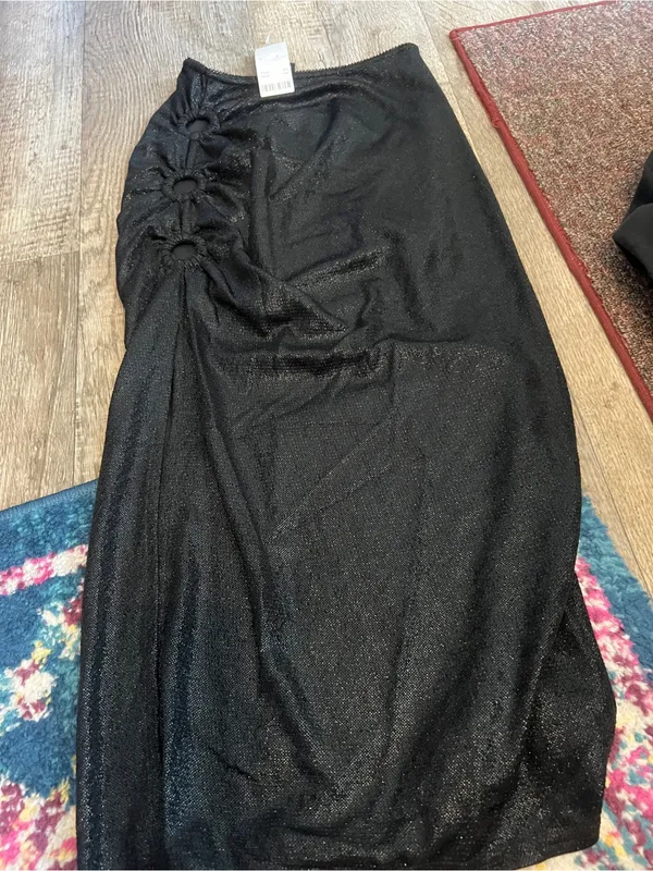 NWT urban outfitters Black High-Slit Ruched Midi Skirt with keyholes - Image 7